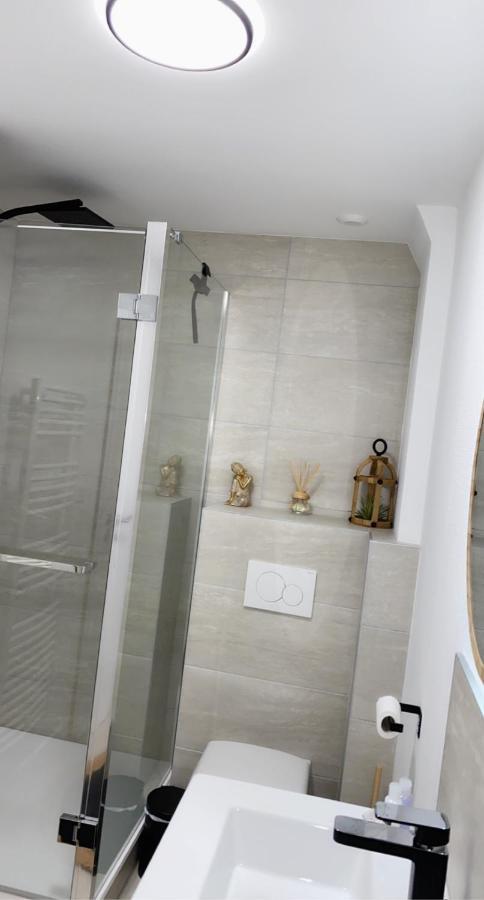 L'AppartE Black Superbe Appartement Pop ! Besançon Kültér fotó