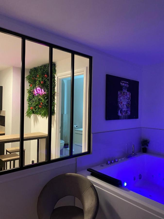 L'AppartE Black Superbe Appartement Pop ! Besançon Kültér fotó